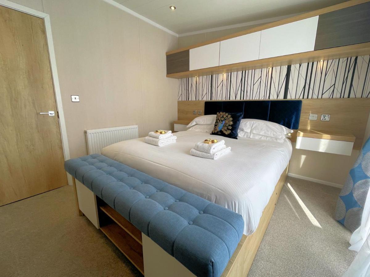 Luxury Lakeside Lodge With Htub Beautiful Views Annan Εξωτερικό φωτογραφία