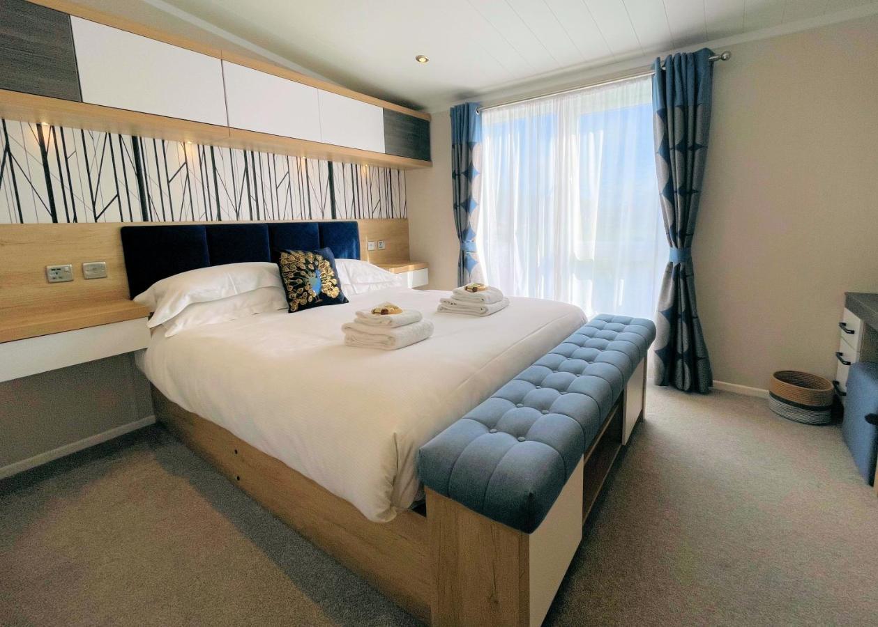 Luxury Lakeside Lodge With Htub Beautiful Views Annan Εξωτερικό φωτογραφία