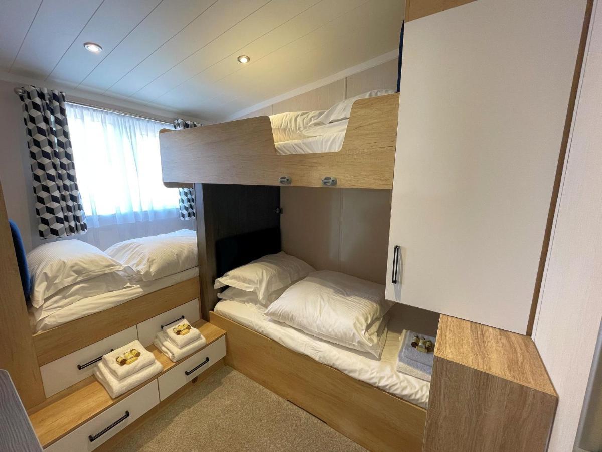 Luxury Lakeside Lodge With Htub Beautiful Views Annan Εξωτερικό φωτογραφία