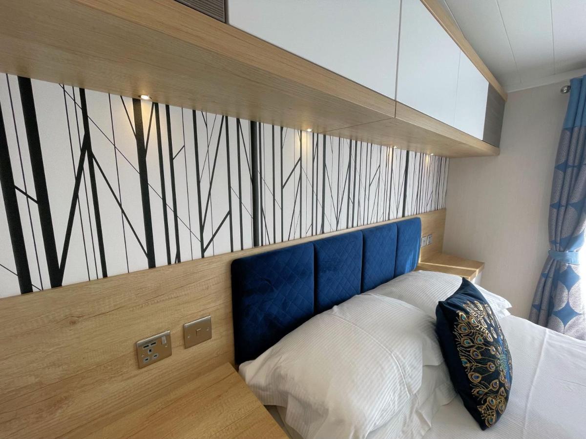 Luxury Lakeside Lodge With Htub Beautiful Views Annan Εξωτερικό φωτογραφία